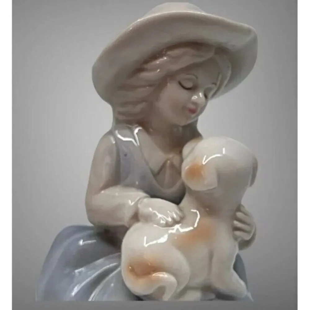 Beautiful Classic Porcelain Vintage Homco Girl Holding Puppy‎ Dog 4 1/2 inch